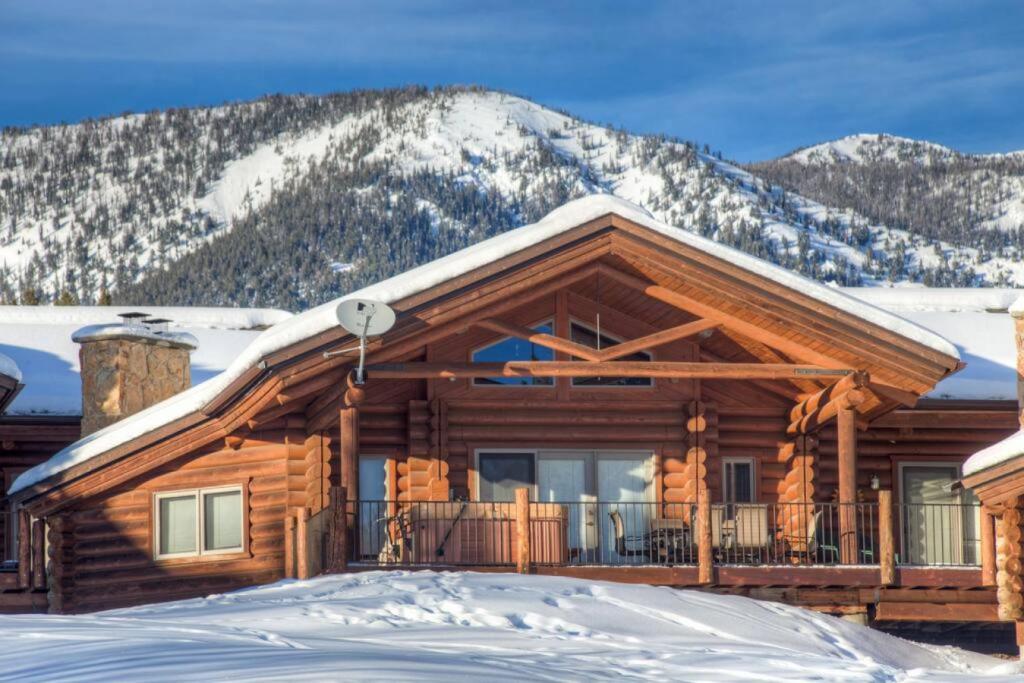 Last Minute Special Cozy Log Cabin, Views, Hottub, Gallatin Gateway