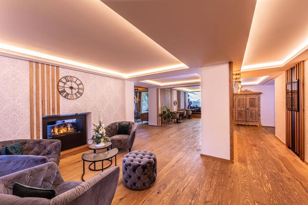 Posezení v ubytování Hotel AlpinaRos