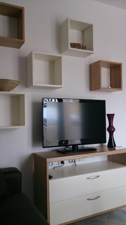 TV a/nebo společenská místnost v ubytování XXL Vila Lavanda for 16 person