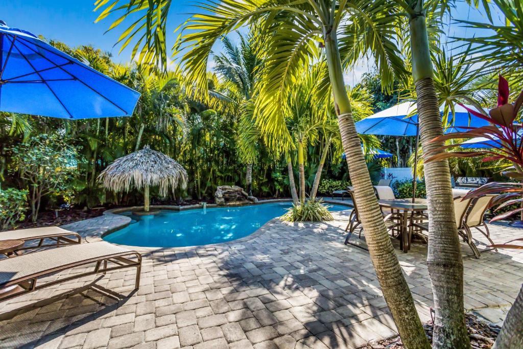 Ainsley Beach House, Holmes Beach (updated prices 2024)