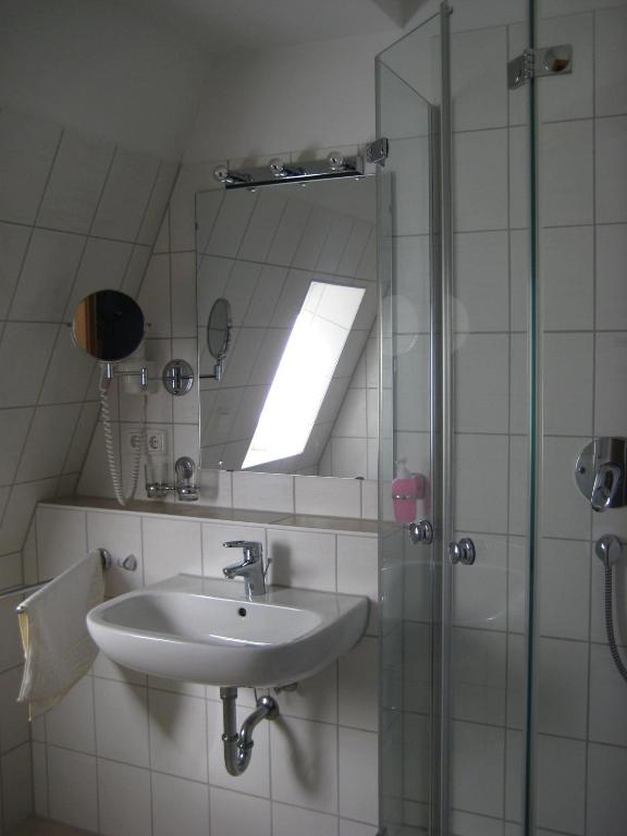 Strandhotel Mirow - Basic Double Or Twin Room