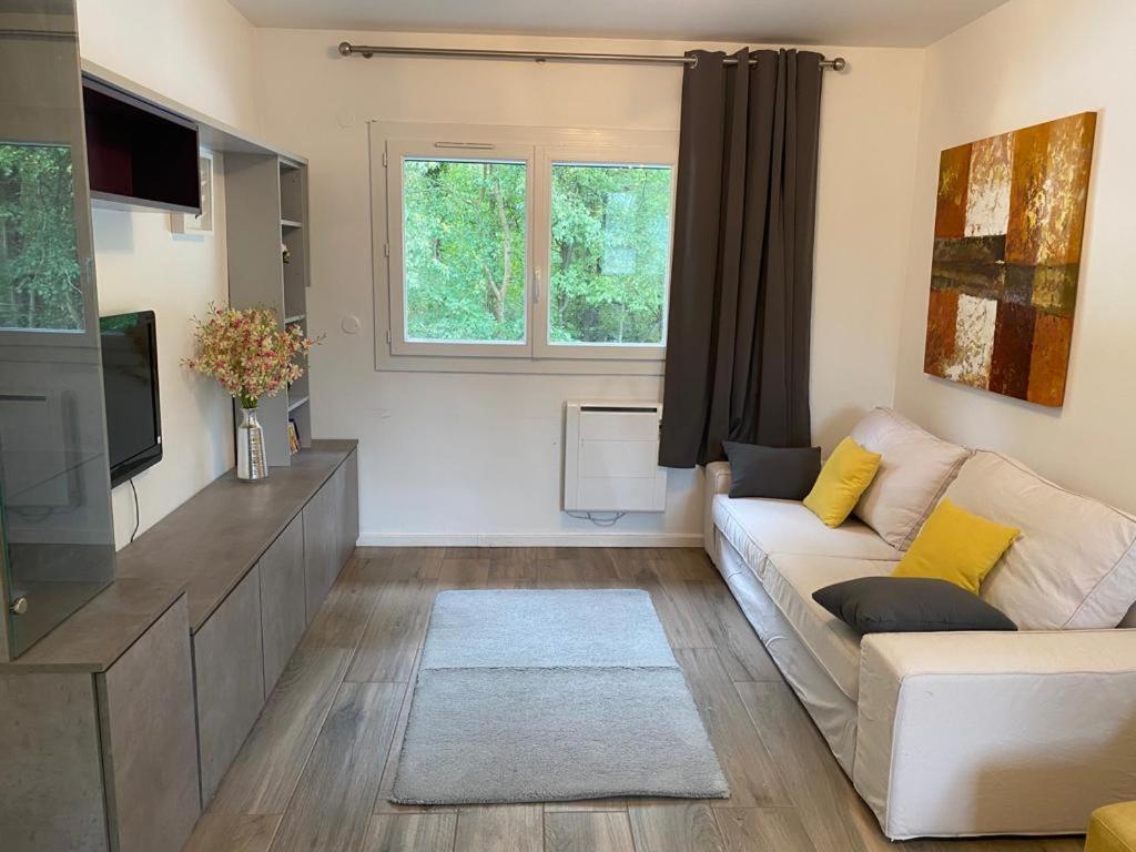 Photo de la galerie de l'établissement Appartement à Poissy, à Saint-Germain-en-Laye