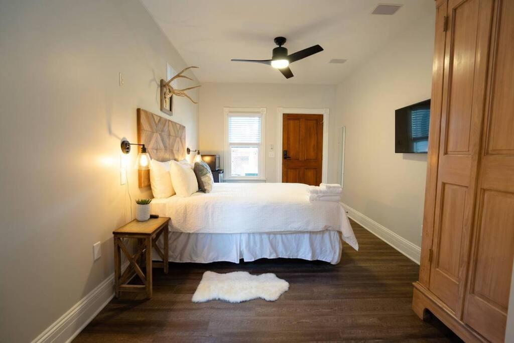 Enchanting Escape - Studio