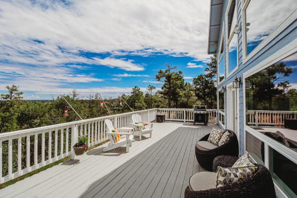 The Utopia Retreat Main House, Show Low (updated prices 2024)