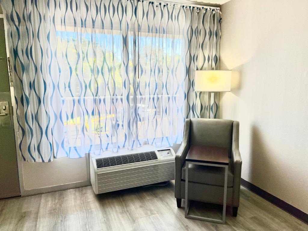 Posezení v ubytování Days Inn by Wyndham Melbourne