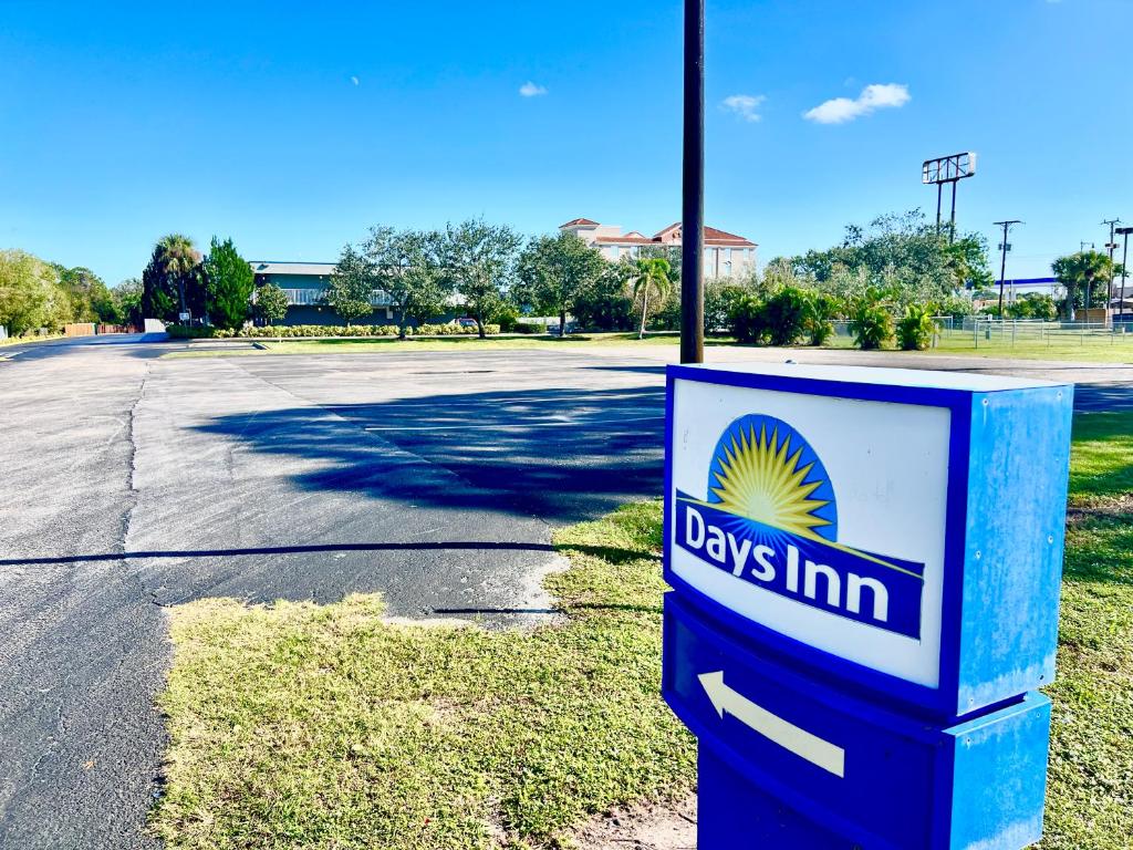 Certifikát, hodnocení, plakát nebo jiný dokument vystavený v ubytování Days Inn by Wyndham Melbourne
