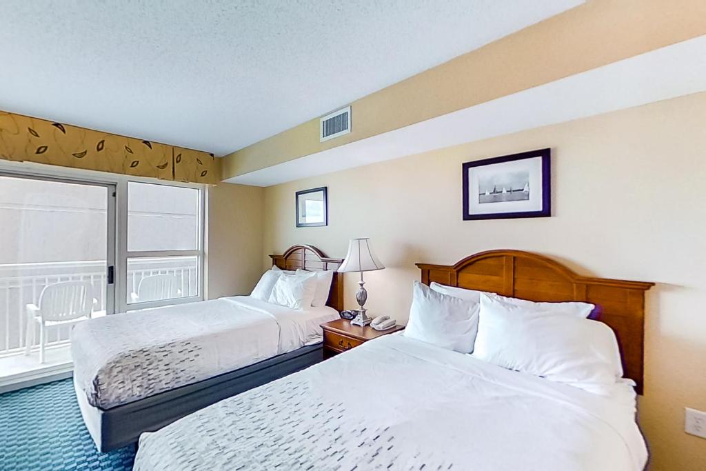 Carolinian Beach Resort - by Vacasa photo