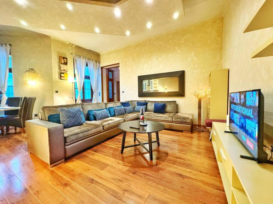 Ultra Central Apartment / 10 ppl 1065 Budapest, 55 Bajcsy-Zsilinszky út kép - 1