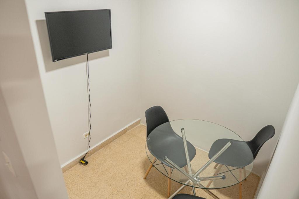 Televiisor ja/või meelelahutuskeskus majutusasutuses Blu Hostel