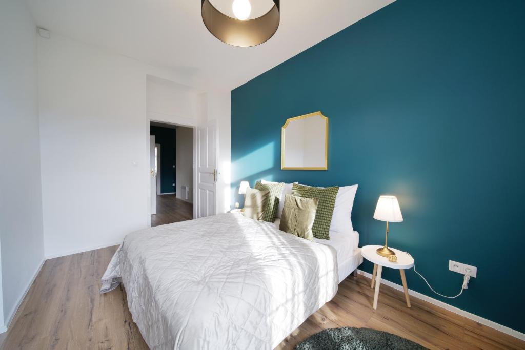 Majestic Square View Residence - 1