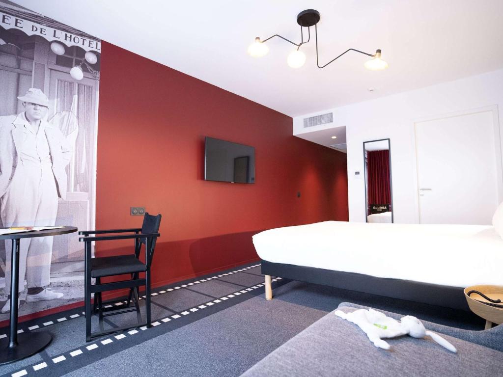 TV a/nebo společenská místnost v ubytování ibis Styles Lens Centre Gare