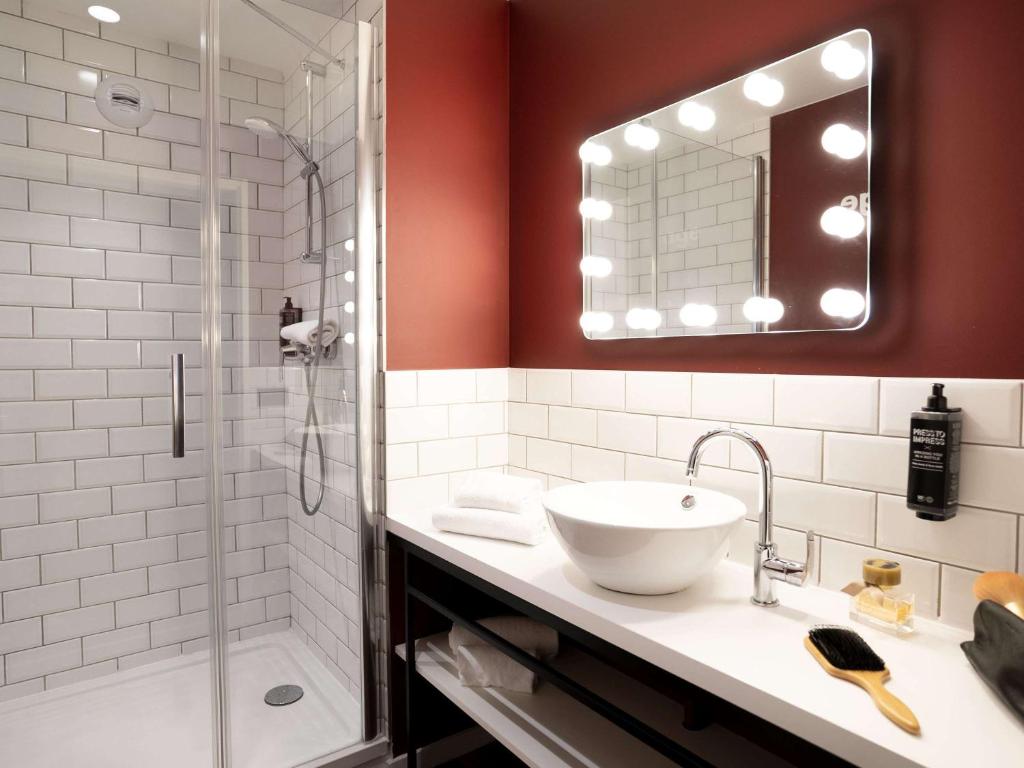 Koupelna v ubytování ibis Styles Lens Centre Gare
