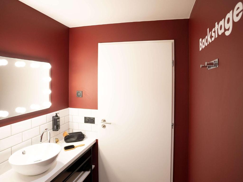 Koupelna v ubytování ibis Styles Lens Centre Gare