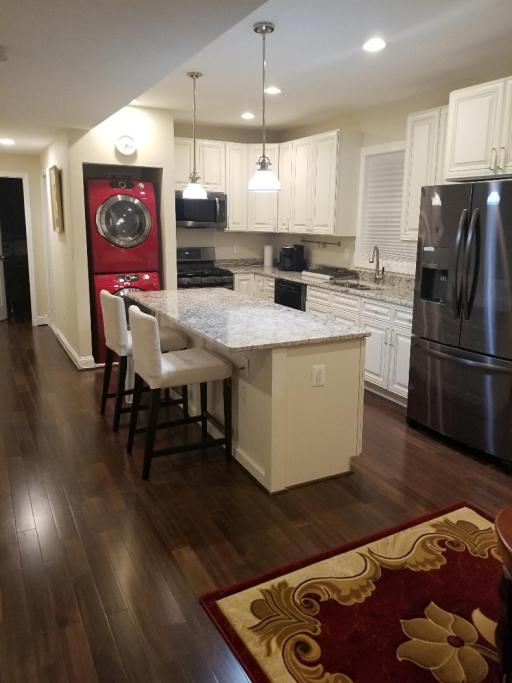 Beautiful New 4 Bedroom 3 Bath Family Home Or 1 BR Apt Nr Howard U Downtown NW DC - Four-Bedroom House