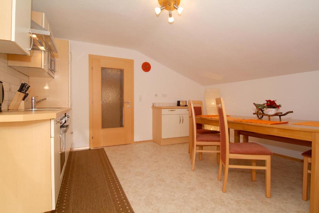 Kuchyň nebo kuchyňský kout v ubytování Gästehaus Wanker