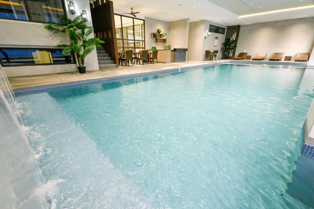 Bazén v ubytování Ardenhills Suites nebo v jeho okolí