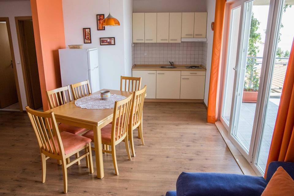 Kuchyňa alebo kuchynka v ubytovaní Apartment Božan