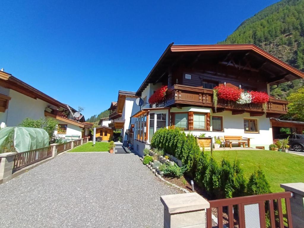 Nespecifikovaný výhled na hory nebo výhled na hory při pohledu z apartmánu