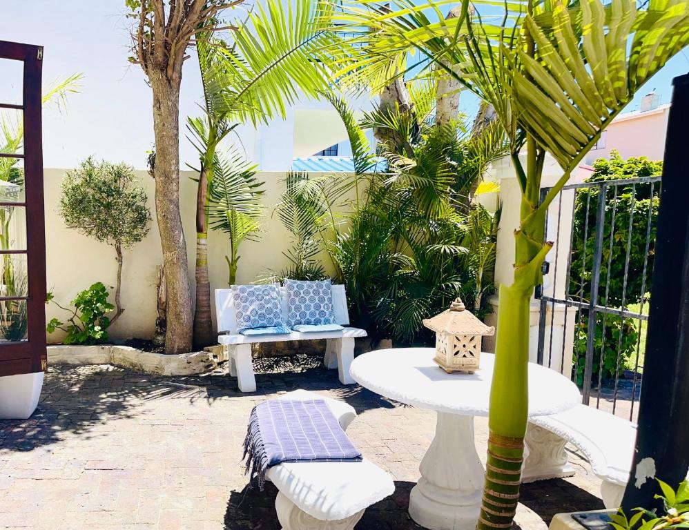 StudioPlaneSt, Jeffreys Bay (updated prices 2024)