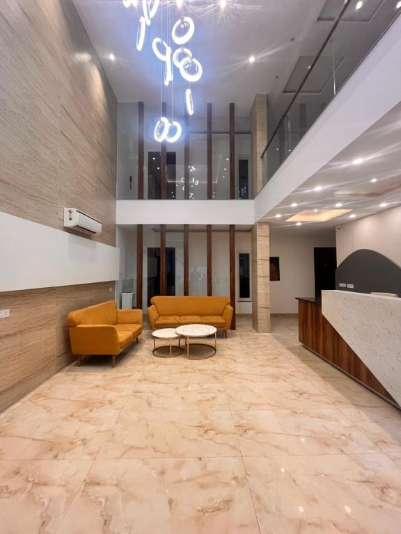 Posezení v ubytování Flock Hotel I Golf Course Road Near Dlf Phase 1 Metro station I Gurugram