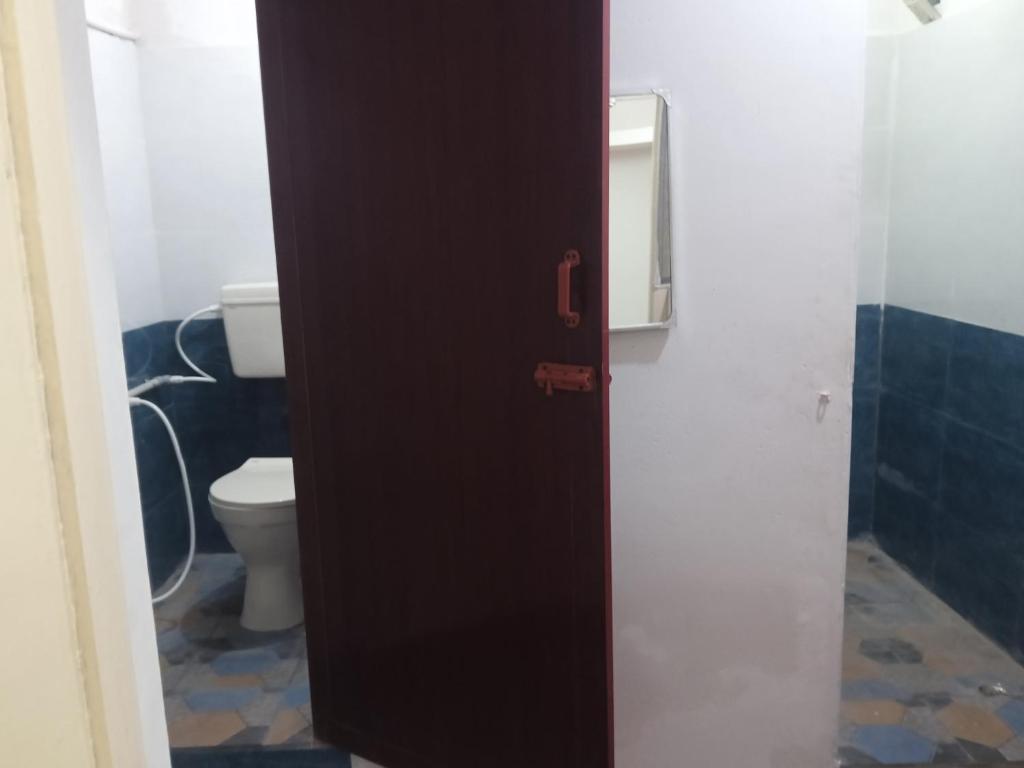 Vonios kambarys apgyvendinimo įstaigoje Tenkasi Divinity