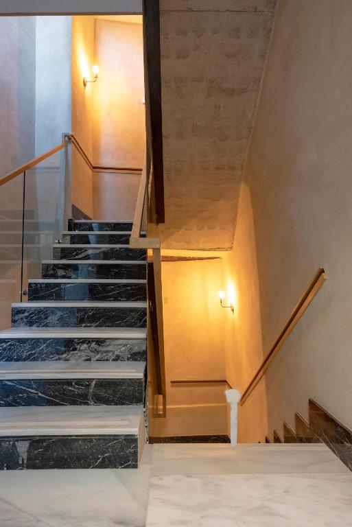 Genteel Home San Francisco Suites - 13