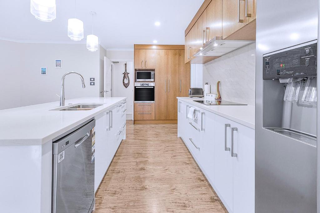 New, spacious, enjoy a quality stay in Flagstaff - Resim 13