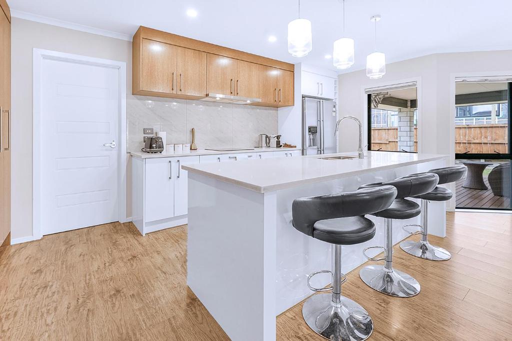 New, spacious, enjoy a quality stay in Flagstaff - Resim 4