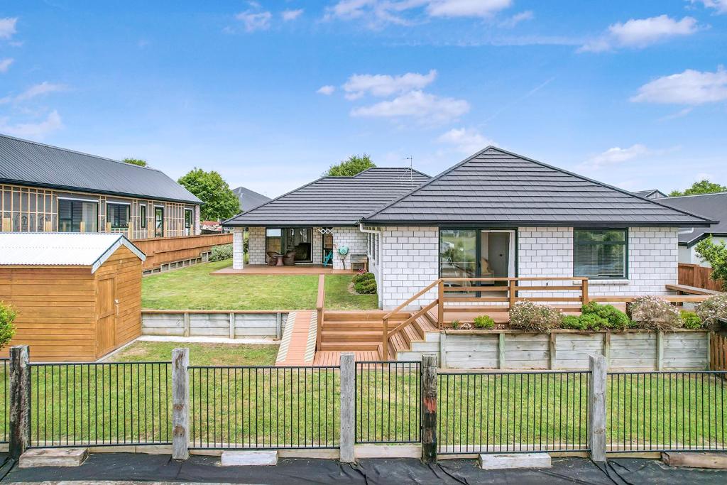 New, spacious, enjoy a quality stay in Flagstaff - Resim 22