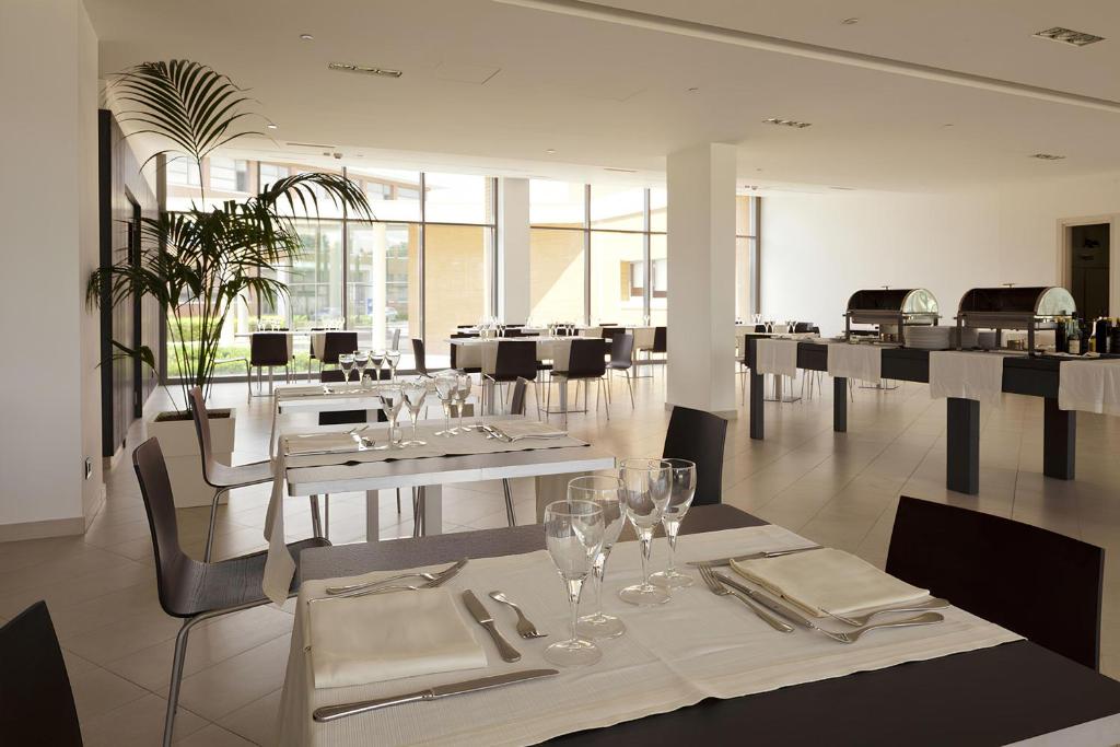 Inn Naples Airport