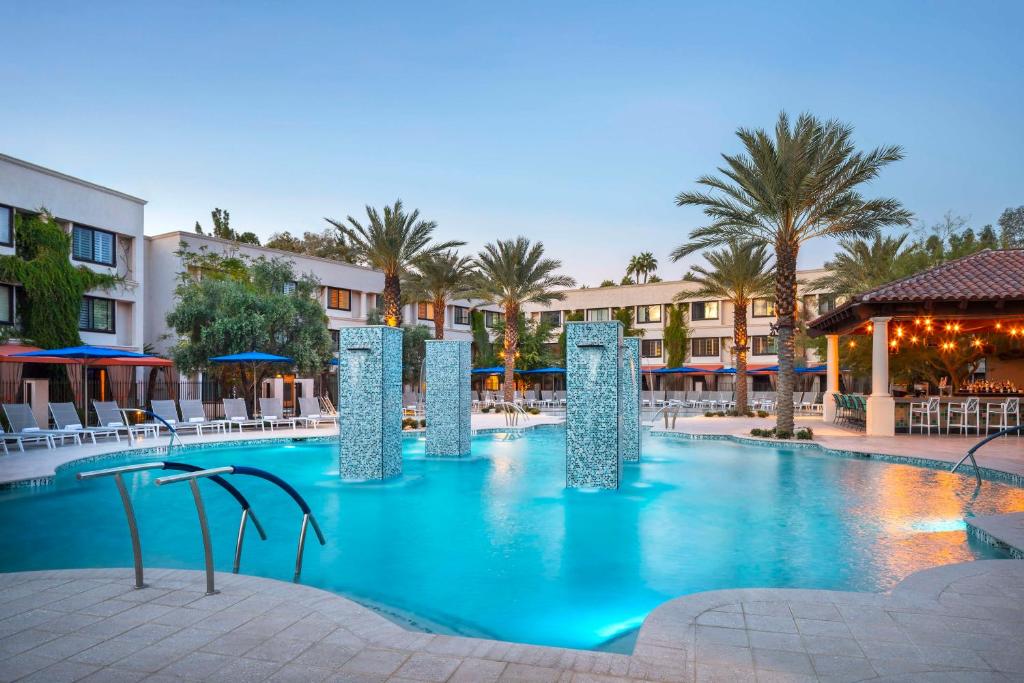 Bazén v ubytování The Scottsdale Resort & Spa, Curio Collection by Hilton nebo v jeho okolí