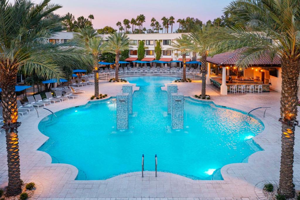 Bazén v ubytování The Scottsdale Resort & Spa, Curio Collection by Hilton nebo v jeho okolí