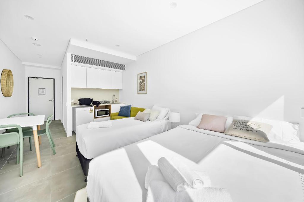 Arthur Hotel Bondi Junction no reception and house keeping no sofa bed - Resim 24