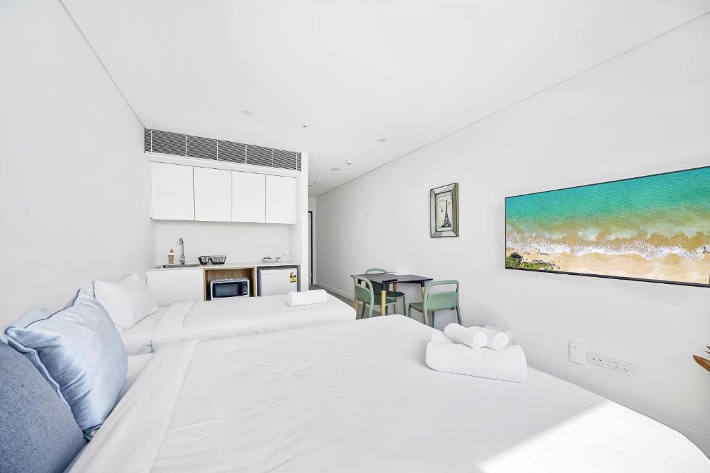 Arthur Hotel Bondi Junction no reception and house keeping no sofa bed - Resim 26