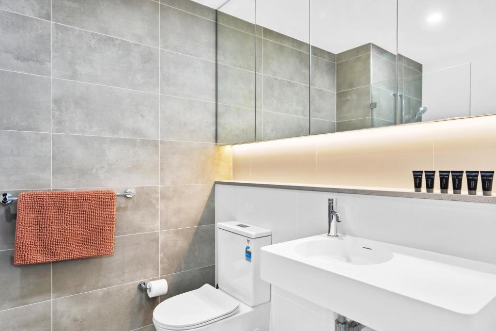 Arthur Hotel Bondi Junction no reception and house keeping no sofa bed - Resim 8