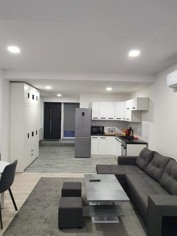 Virtuvė arba virtuvėlė apgyvendinimo įstaigoje Comfort Stay, EV, Parking