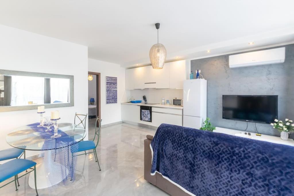 ***lovely Azure Apartment***, St. Paul's Bay (updated prices 2024)