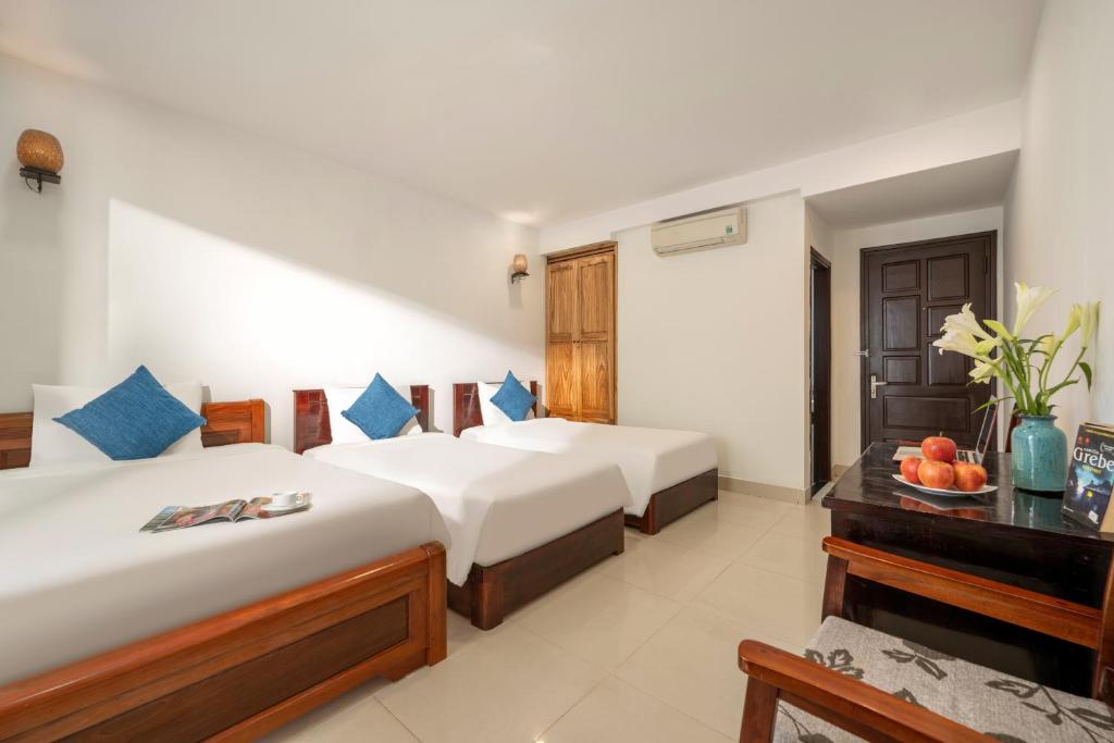 Seagull Nest Hoi An Beach Village - Тройной номер с балконом