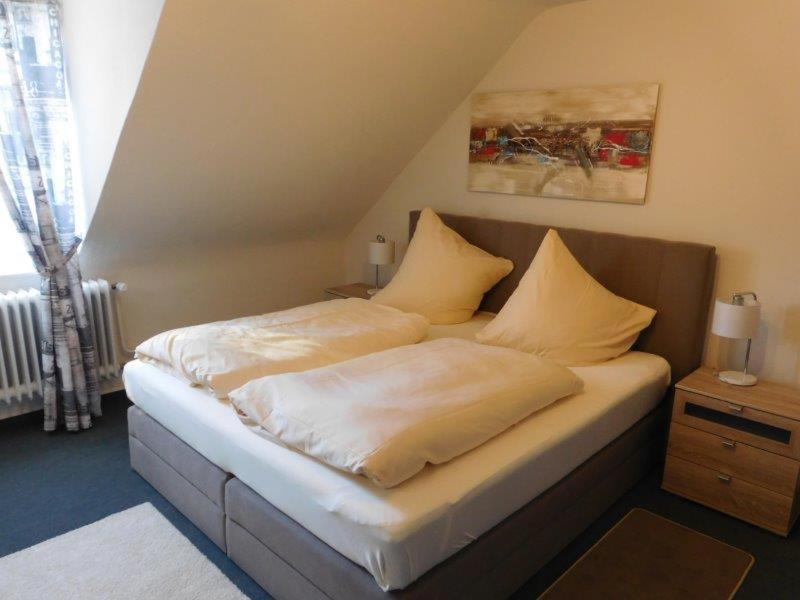 Hotel Romäus - Double Room With Shared Bathroom
