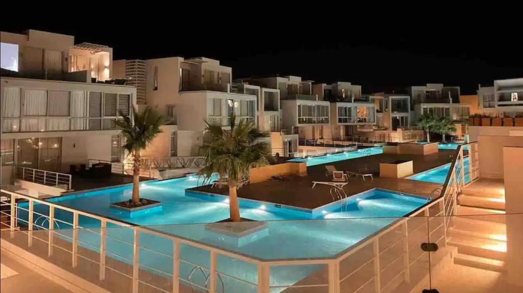 villa with pool for rent in New Cairo 0121-1161-321