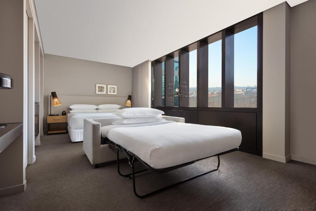 Four Points by Sheraton Sydney, Central Park - Resim 25