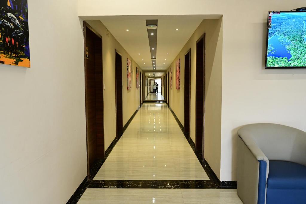 TV a/nebo společenská místnost v ubytování The One Hotel Nashik