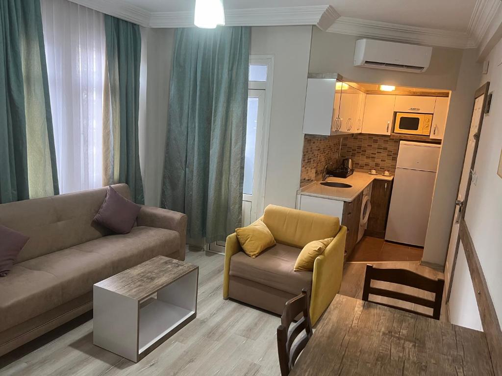 A kitchen or kitchenette at Cleopatra King Apart