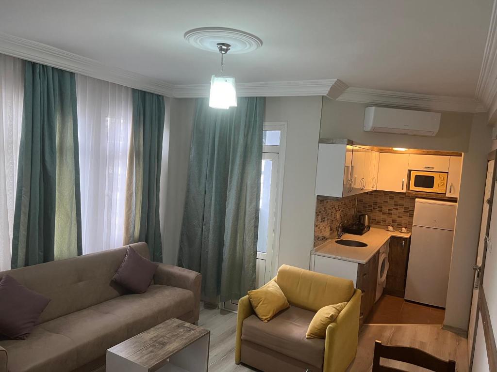 A kitchen or kitchenette at Cleopatra King Apart