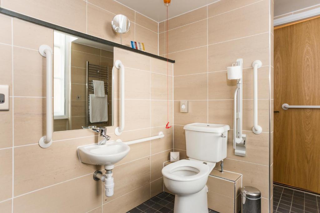 Leopold Hotel - 