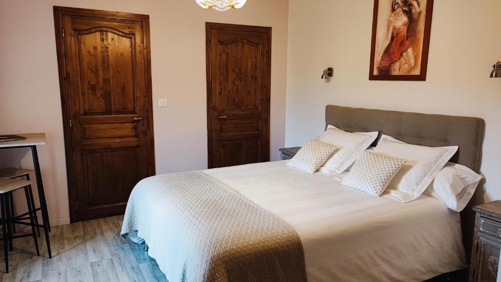 Au Clos Des Templiers - Superior King Room