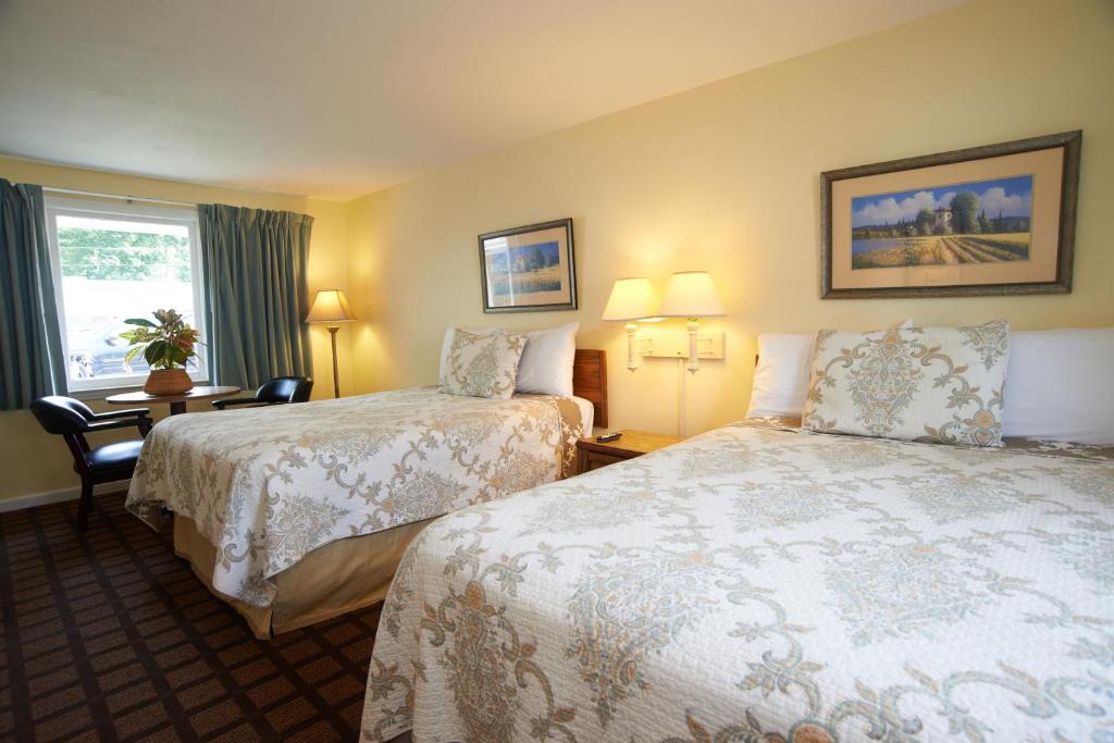 Clinton Motel - Deluxe Double Room With Bath