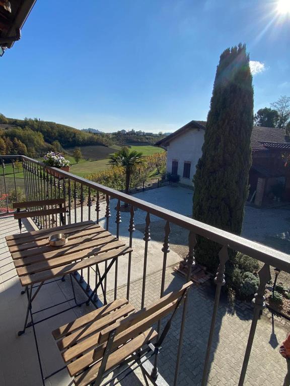 Tenuta Agricola La Cava- Cantina e Agriturismo - Habitación Doble Con Balcón