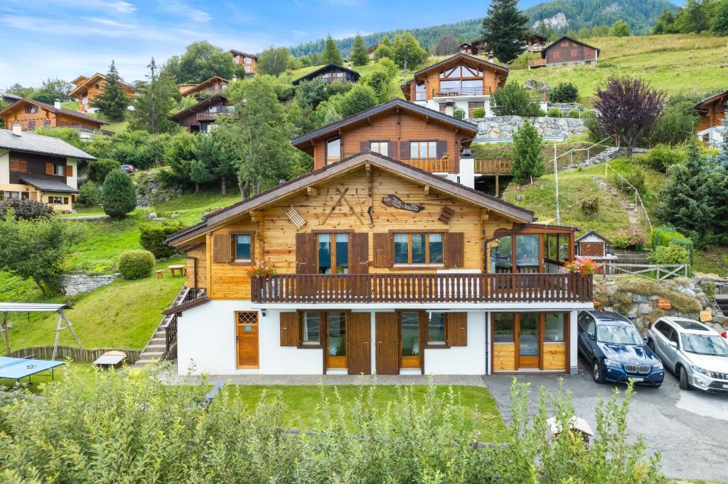 Casa in legno con balcone su una montagna di Mille-Feuilles - 8 pers - belle vue a Plan Fey