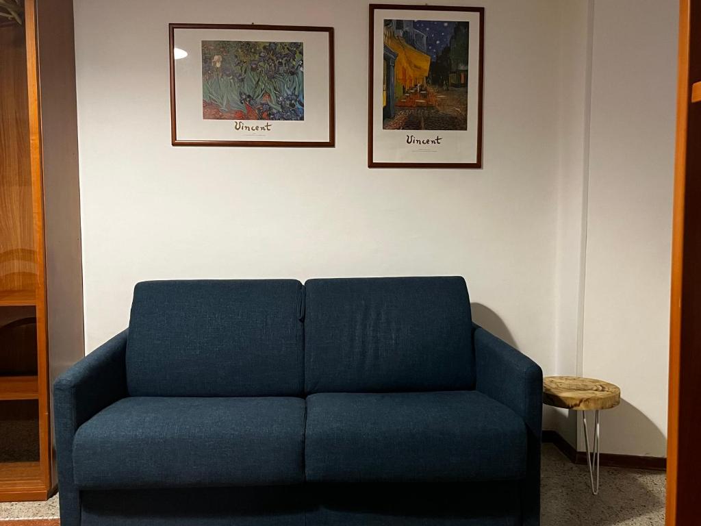 A seating area at Casa ANNE vicino al centro, al mare, alla stazione